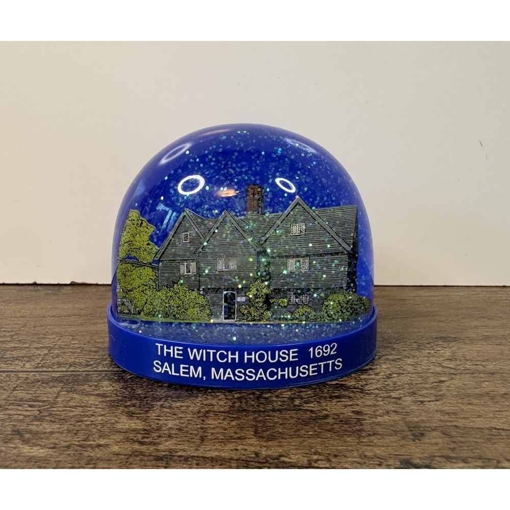 The Salem Witch House 2.5" Plastic Snow Globe 1692 Massachusetts Puritan